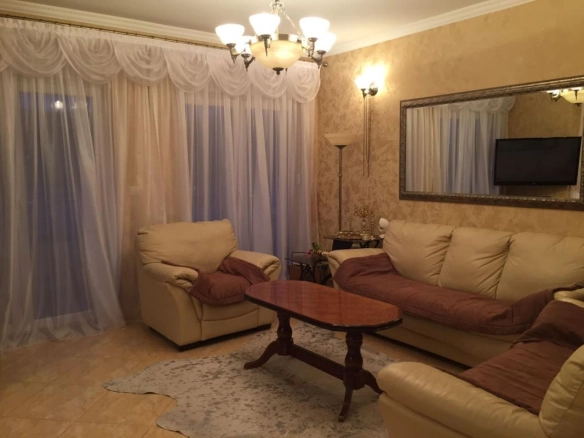 Trosoban stan 120 m² koji zauzima cijeli sprat – Herceg Novi