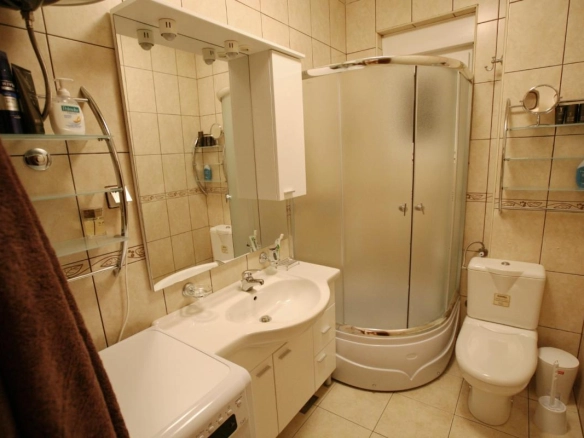 Trosoban stan 120 m² koji zauzima cijeli sprat – Herceg Novi