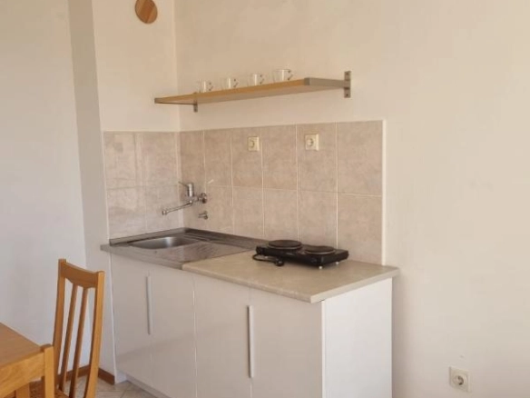 Garsonjera 34 m² sa terasom i pogledom na more – Petrovac, Budva