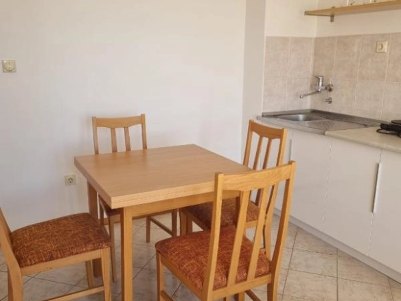 Garsonjera 34 m² sa terasom i pogledom na more – Petrovac, Budva