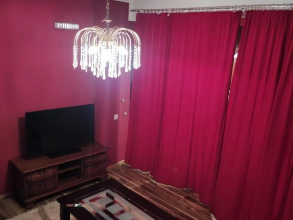 Trosoban stan 50 m² u Starom gradu sa pogledom na Trg pjesnika – Budva