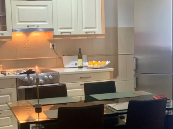 Jednosoban stan 85 m² sa pogledom na more i planine – centar, Bar