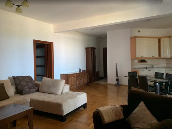 Jednosoban stan 85 m² sa pogledom na more i planine – centar, Bar