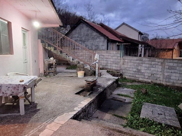 Kuća 55 m² sa placom od 276 m² – blizu centra, Danilovgrad