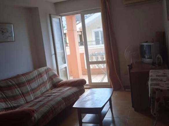 Dvosoban stan 61 m² na trećem spratu sa terasom – Bečići, Budva