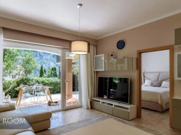 Dvosoban stan 178 m² sa pogledom na more i planine – Orahovac, Kotor