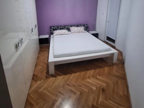 Izdavanje: Dvosoban stan 70 m² na drugom spratu – Stari aerodrom, Podgorica