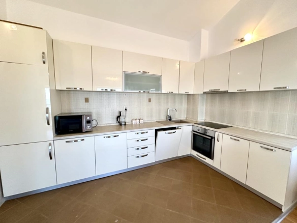 Penthaus 105 m² sa terasom i pogledom na more – Petrovac, Budva