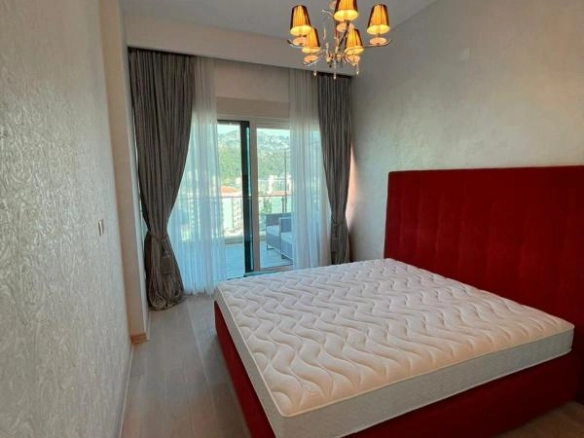 Dvosoban stan 120 m² sa pogledom na more i planine – Bečići, Budva