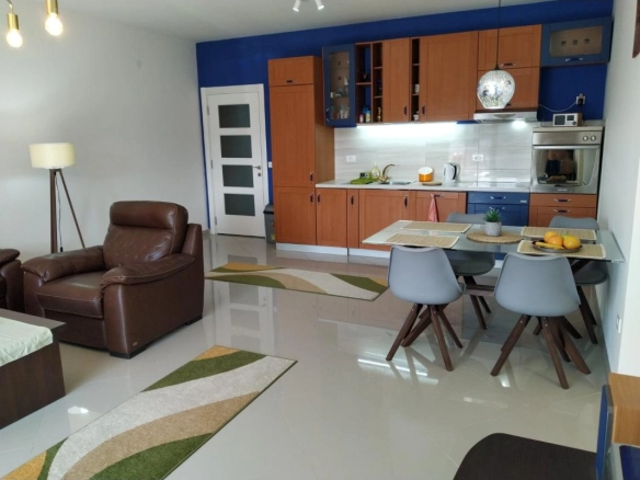 Dvosoban stan 78 m² sa garažom i pogledom na more – Šušanj, Bar