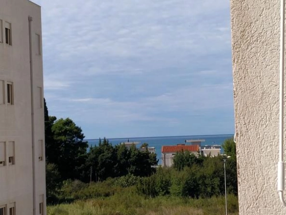 Dvosoban stan 78 m² sa garažom i pogledom na more – Šušanj, Bar