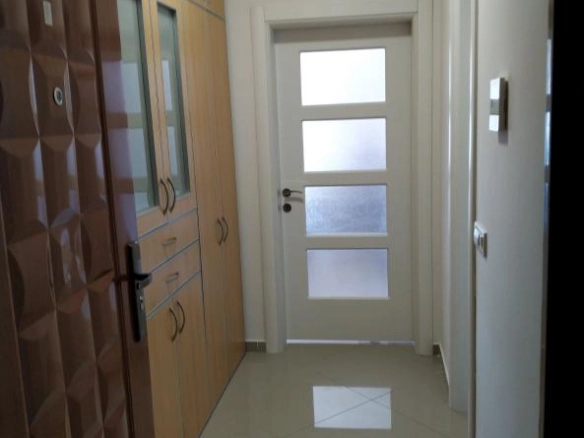 Dvosoban stan 78 m² sa garažom i pogledom na more – Šušanj, Bar