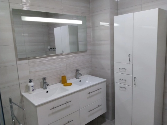 Dvosoban stan 78 m² sa garažom i pogledom na more – Šušanj, Bar