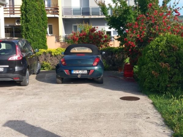 Izdavanje: Trosoban stan 130 m² u prizemlju vile – Gornja Gorica, Podgorica