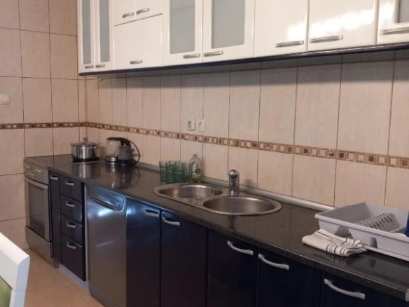Izdavanje: Trosoban stan 130 m² u prizemlju vile – Gornja Gorica, Podgorica