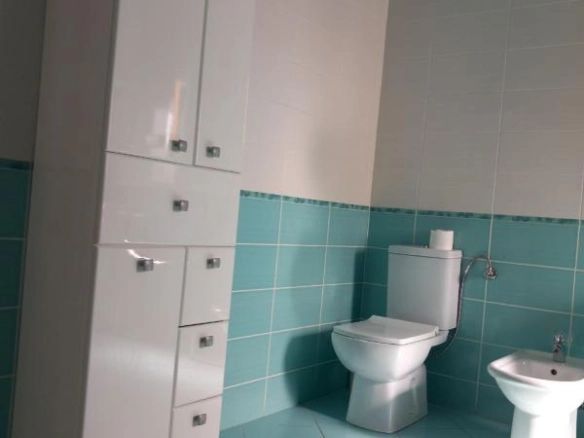 Izdavanje: Trosoban stan 130 m² u prizemlju vile – Gornja Gorica, Podgorica