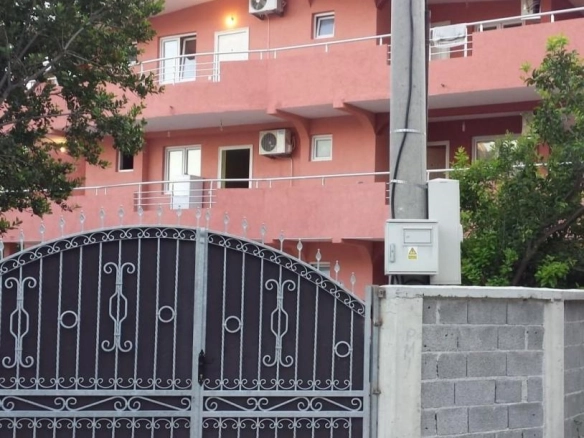 Hotel 470 m² sa 12 apartmana, gotov biznis – Sutomore, Bar