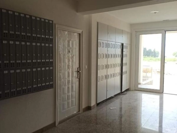 Garsonjera 40 m² u novoj kući na prvoj liniji do mora – Šušanj, Bar