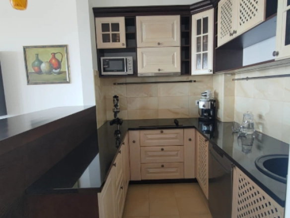 Trosoban stan 98 m² sa pogledom na more i garažom – Bečići, Budva