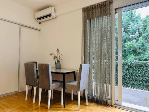 Dvosoban stan 64 m² sa prostranim dvorištem – Velji Vinogradi, Budva
