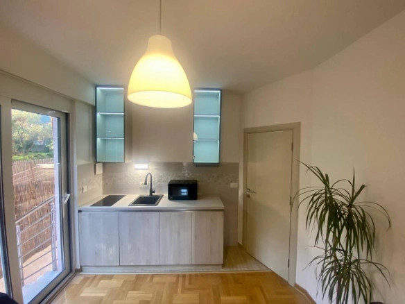 Dvosoban stan 64 m² sa prostranim dvorištem – Velji Vinogradi, Budva
