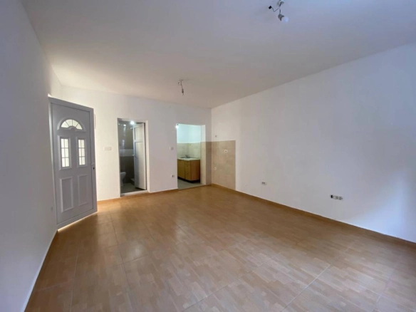 Poslovni prostor 27 m² u zatvorenom dvorištu uz Muzičku školu – Podgorica