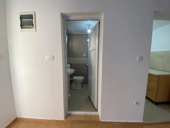 Poslovni prostor 27 m² u zatvorenom dvorištu uz Muzičku školu – Podgorica