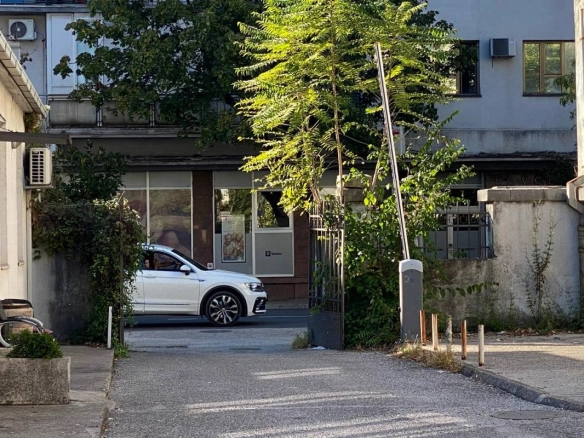 Poslovni prostor 27 m² u zatvorenom dvorištu uz Muzičku školu – Podgorica