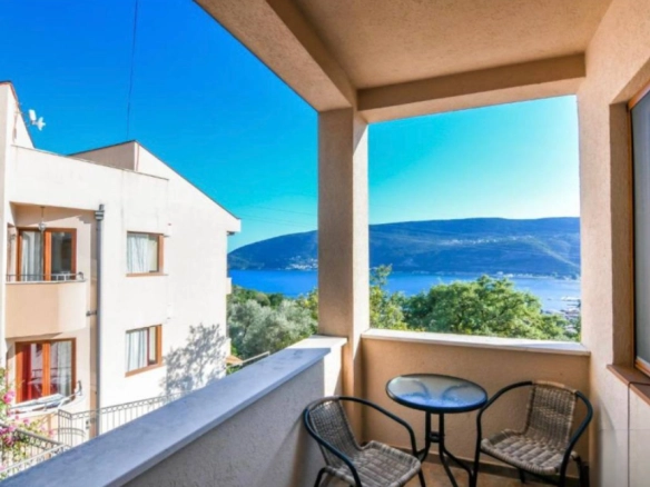 Dvosoban stan 75 m² sa pogledom na zaliv – Herceg Novi