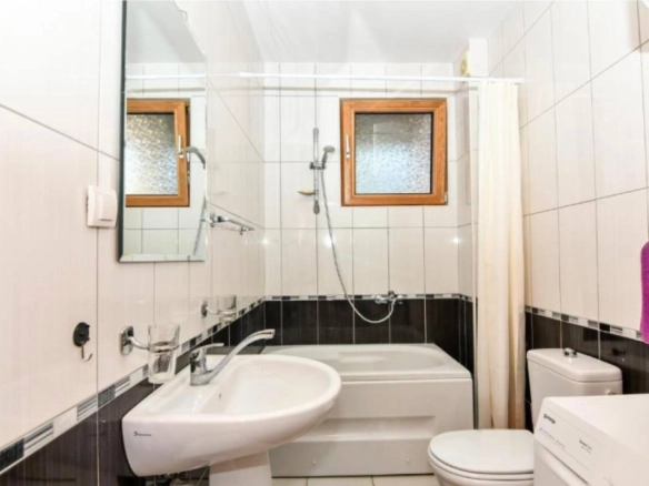 Dvosoban stan 75 m² sa pogledom na zaliv – Herceg Novi