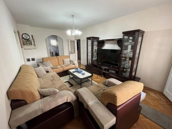 Trosoban stan 105 m² u samom centru grada – Bar