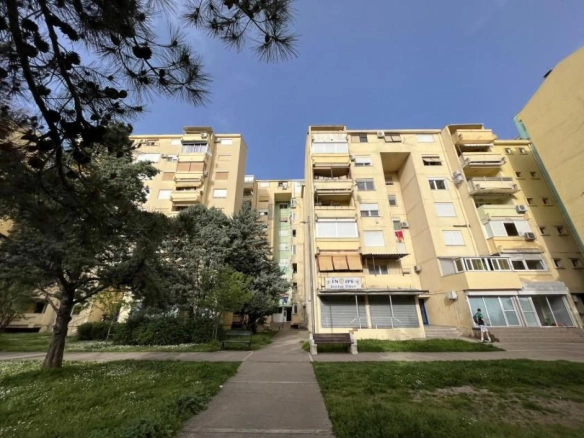 Trosoban stan 105 m² u samom centru grada – Bar