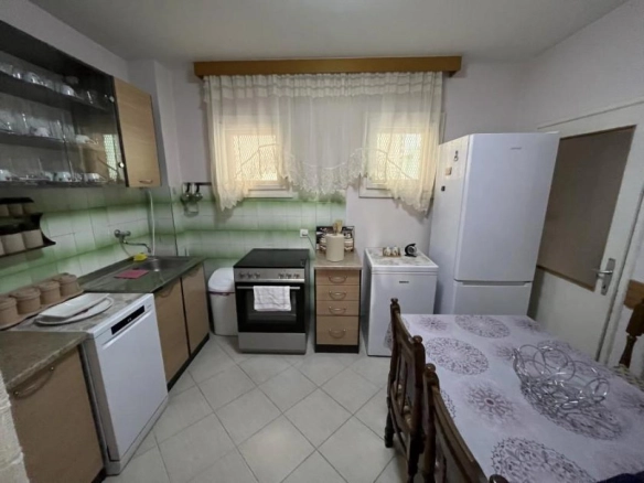 Trosoban stan 105 m² u samom centru grada – Bar