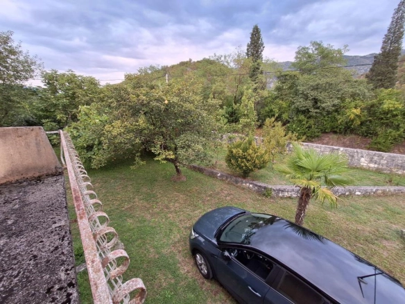 Kuća 130 m² sa placom od 5559 m² i voćnjakom – Danilovgrad