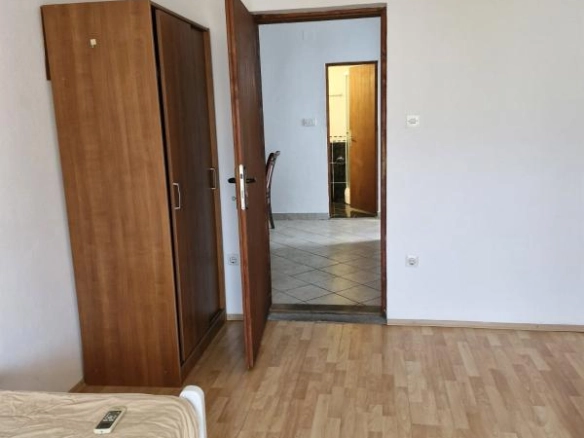 Kuća 230 m² na placu od 377 m², četvrta linija do mora – Đenovići, Herceg Novi
