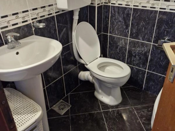 Kuća 230 m² na placu od 377 m², četvrta linija do mora – Đenovići, Herceg Novi