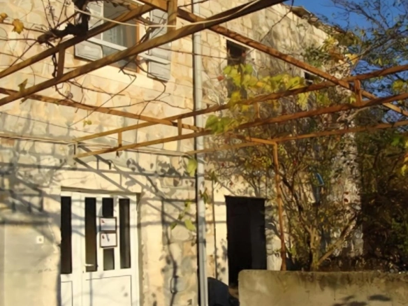 Plac 2730 m² sa pogledom na more i starom kamenom kućom – Kumbor, Herceg Novi