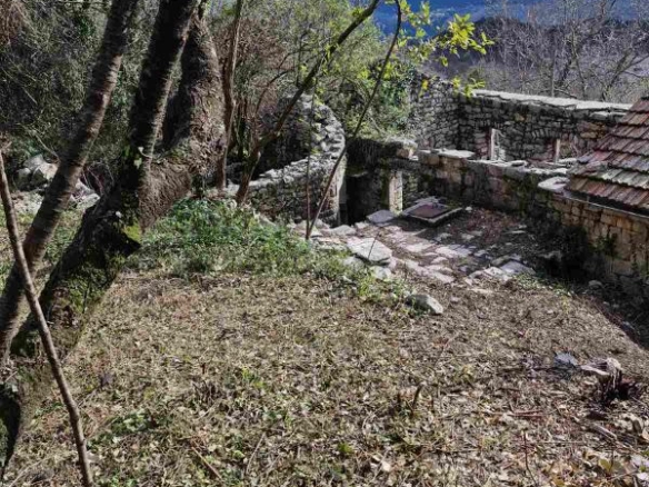 Kamena kuća 66 m² za rekonstrukciju sa pogledom na more – Mojdež, Herceg Novi