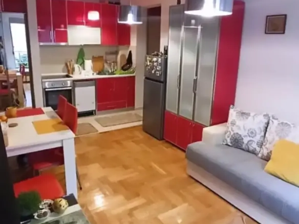 Jednosoban stan 49 m² sa dvije terase i ostavom – Bečići, Budva