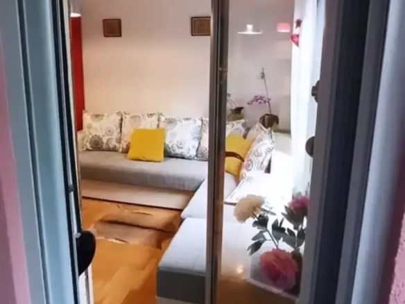 Jednosoban stan 49 m² sa dvije terase i ostavom – Bečići, Budva