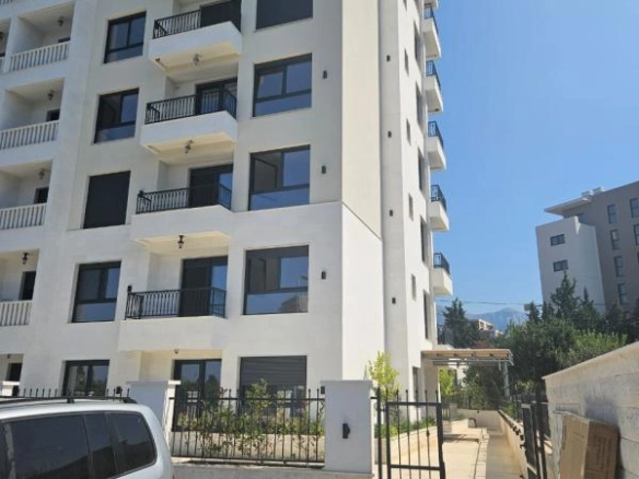 Garsonjera 23 m² u novogradnji sa bazenom – Bar