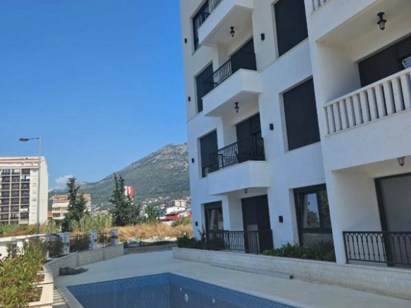 Garsonjera 23 m² u novogradnji sa bazenom – Bar