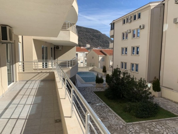 Jednosoban stan 85 m² sa panoramskim pogledom na more – Petrovac, Budva