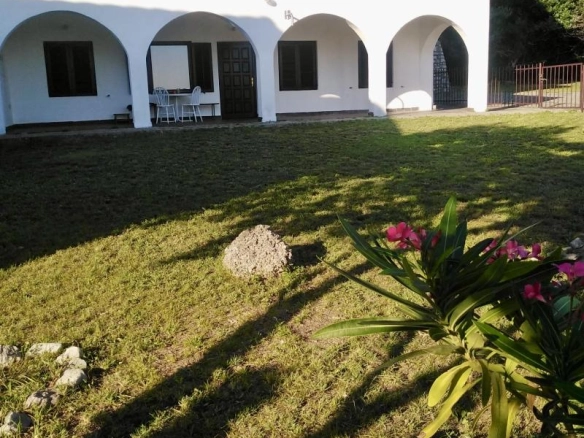 Kuća 480 m² sa pogledom na more i mogućnošću proširenja – Petrovac, Budva