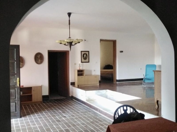 Kuća 480 m² sa pogledom na more i mogućnošću proširenja – Petrovac, Budva