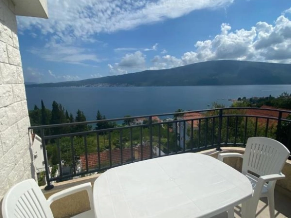 Dvosoban stan 65 m² sa panoramskim pogledom na more – Baošići, Herceg Novi