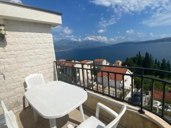 Dvosoban stan 65 m² sa panoramskim pogledom na more – Baošići, Herceg Novi