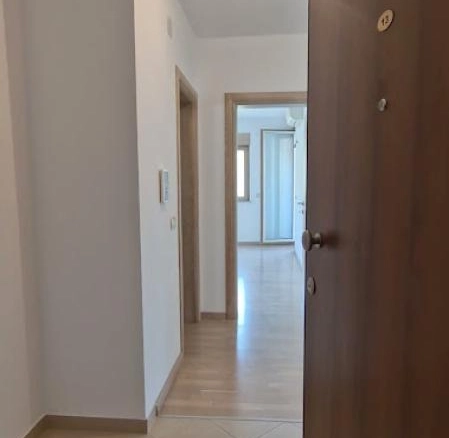 Dvosoban stan 105 m² u kompleksu sa bazenom i pogledom na more – Bečići, Budva