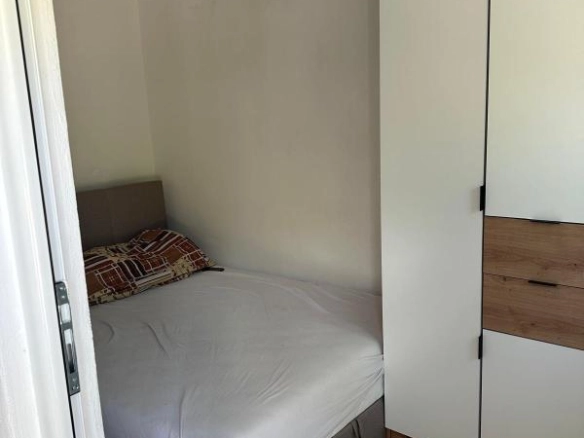 Polovina kuće 47 m² sa dvorištem i voćnjakom – Sutomore, Bar