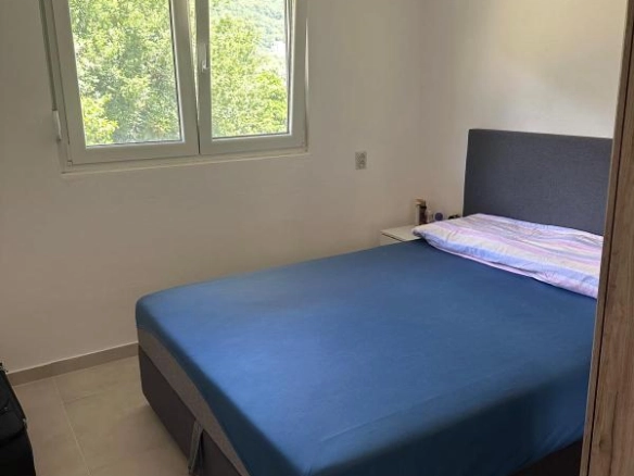 Polovina kuće 47 m² sa dvorištem i voćnjakom – Sutomore, Bar